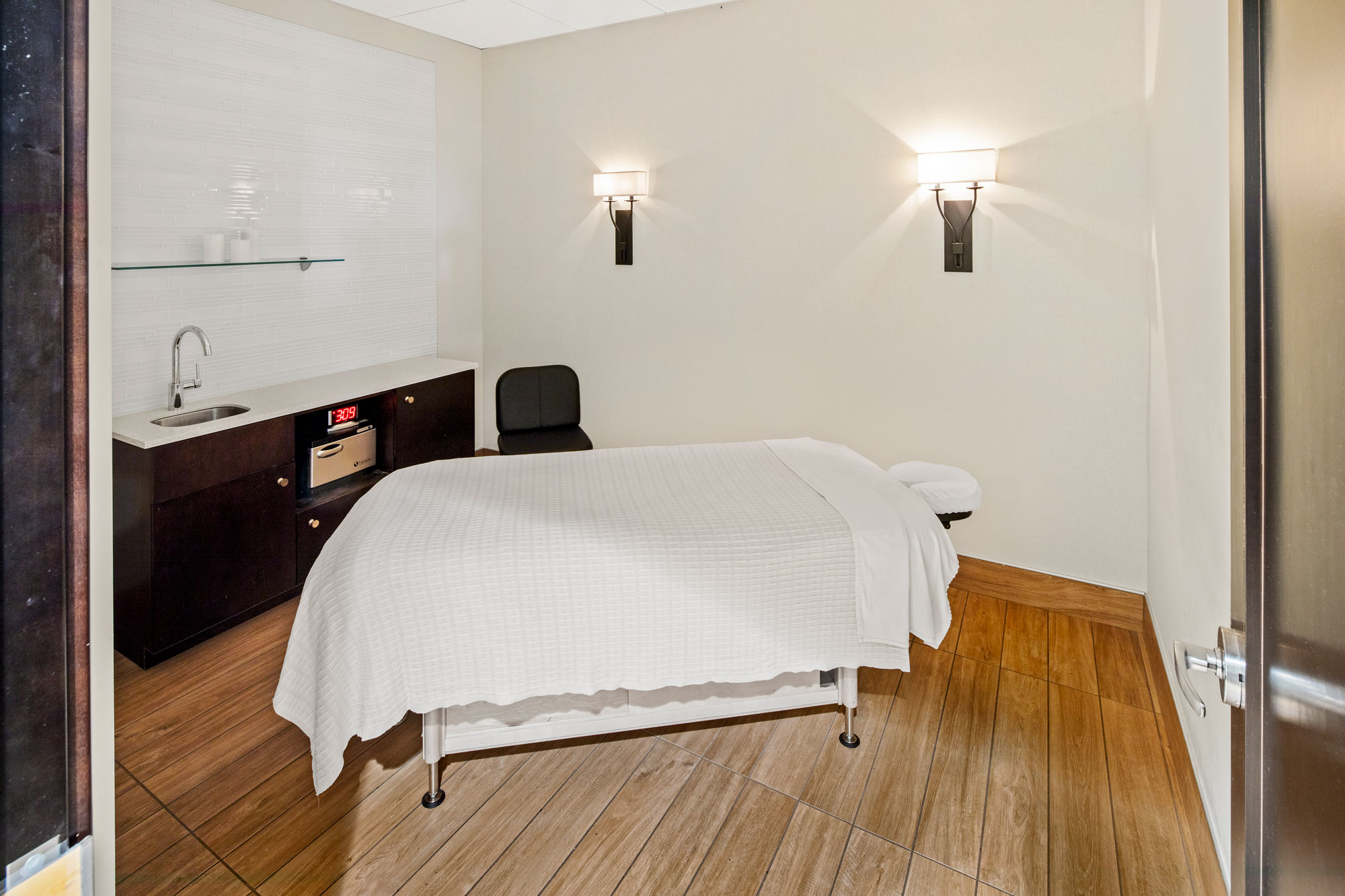 SEA Terminal Getaway Spa (C Gates) Private Massage Room