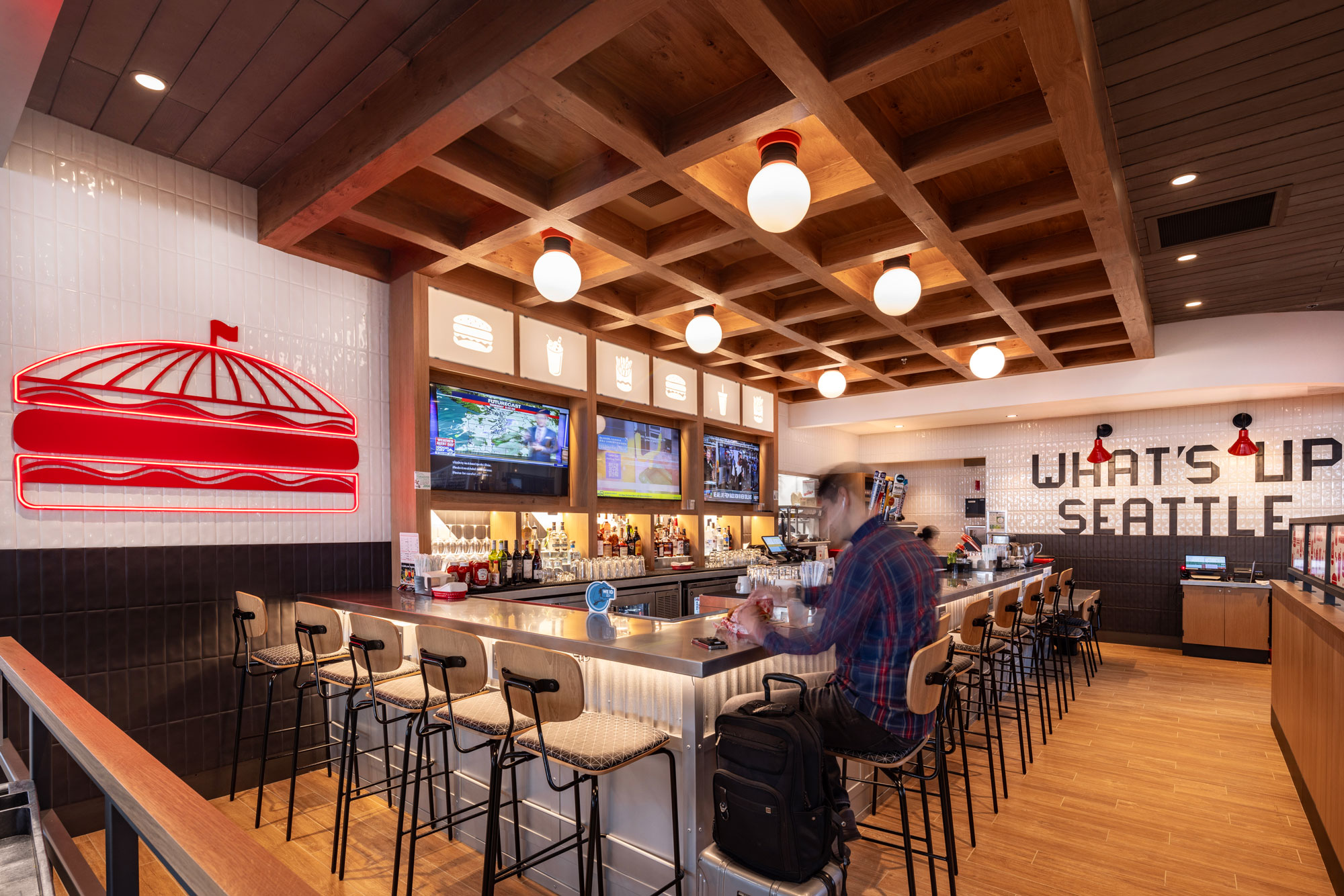 Lil Woody's Bar with traveler