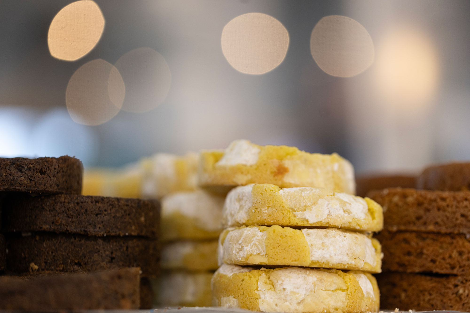 Lowrider Cookie Co. lemon crinkle cookie
