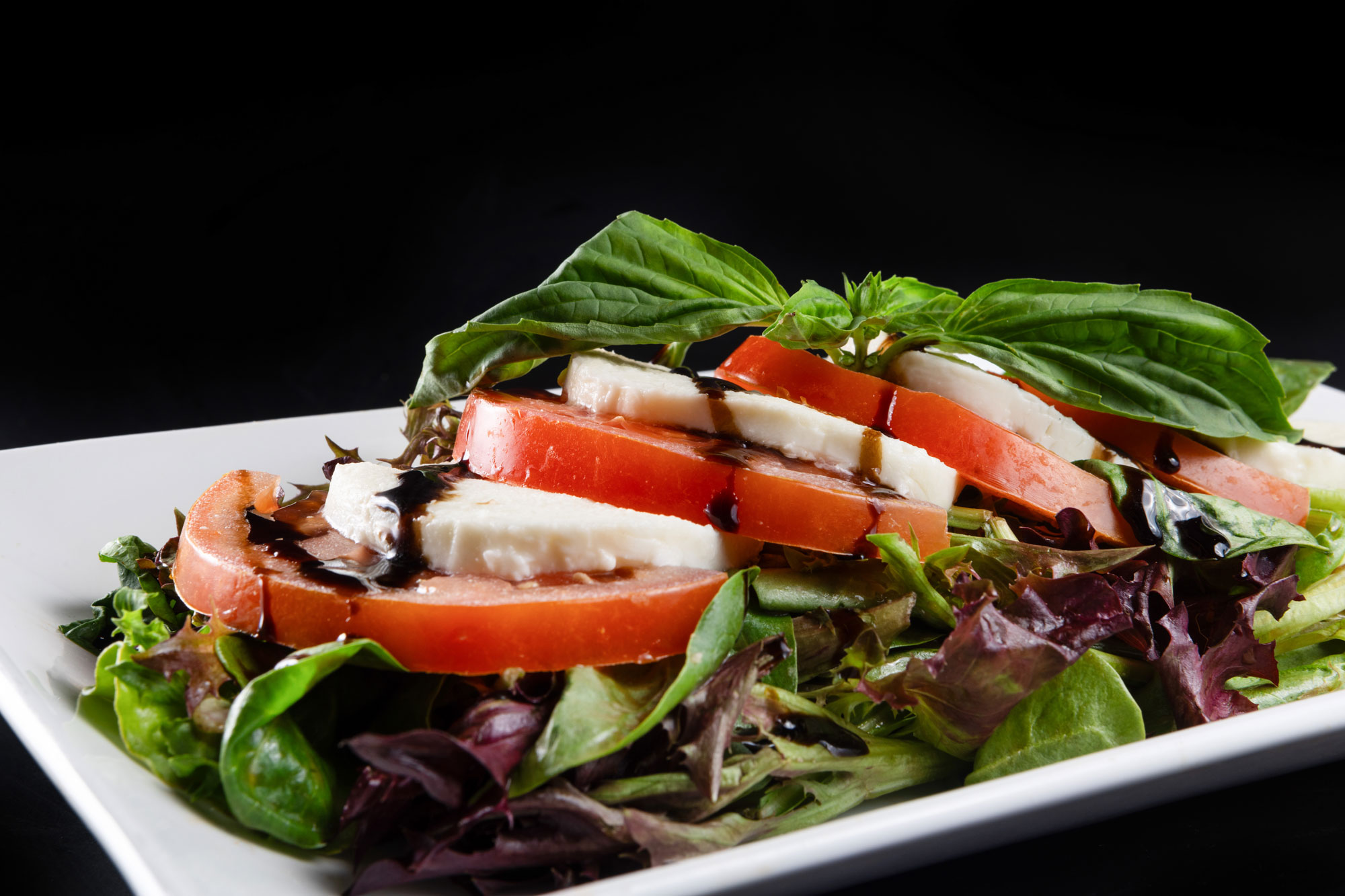 Embarque Whiskey Grill caprese salad