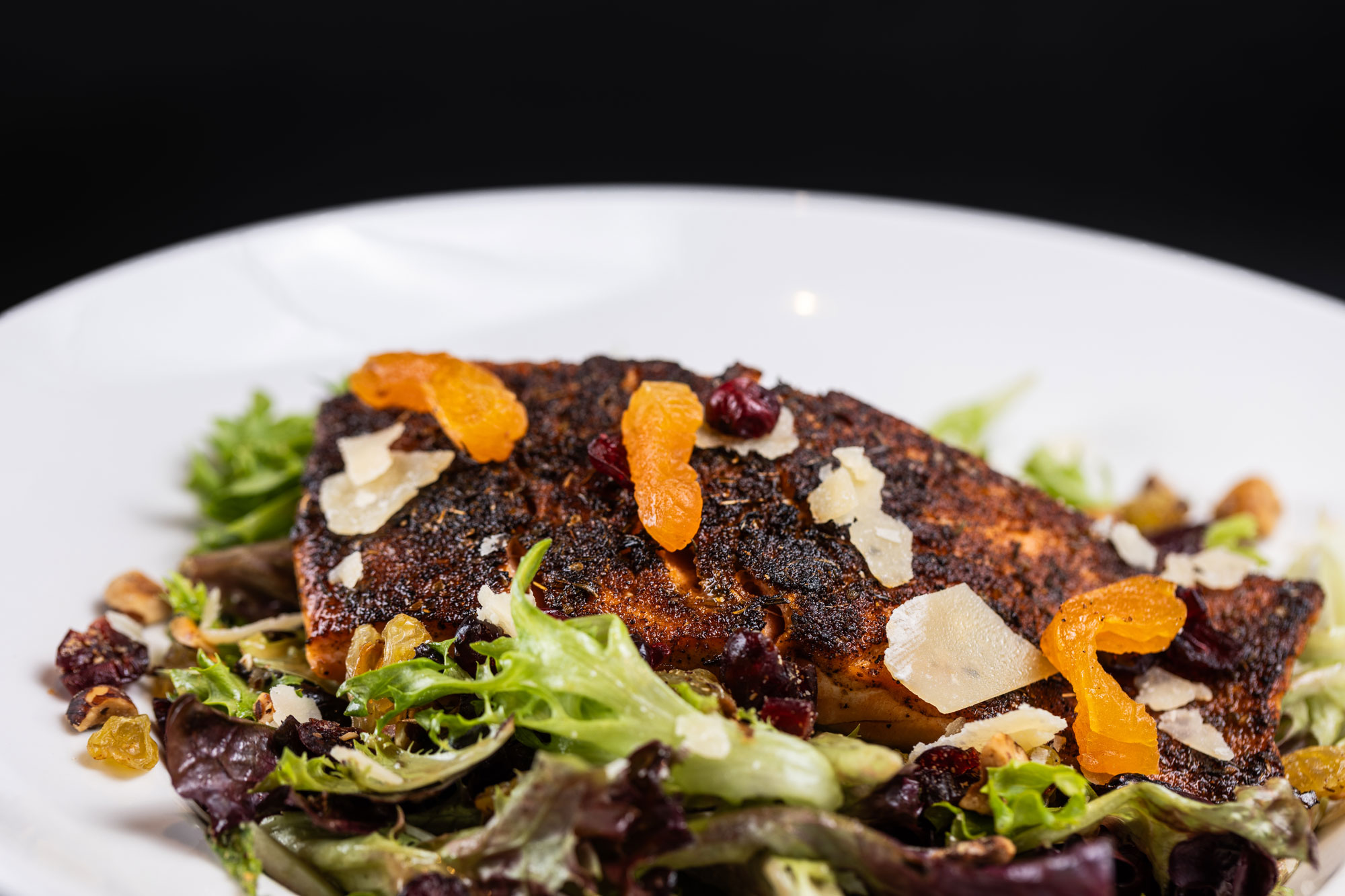 Skillet salmon salad close-up shot