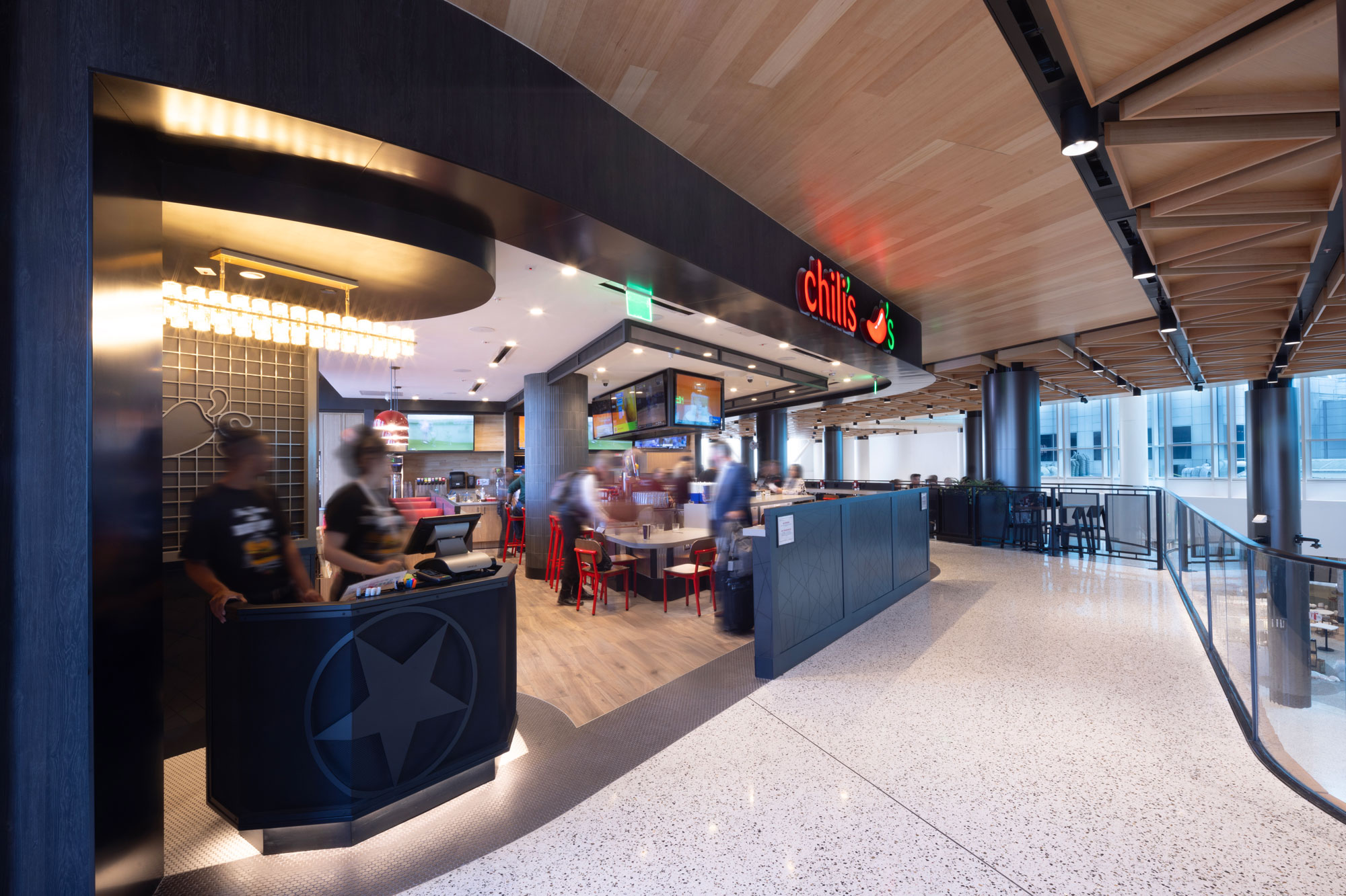 Chili's restaurant exterior with host/hostess