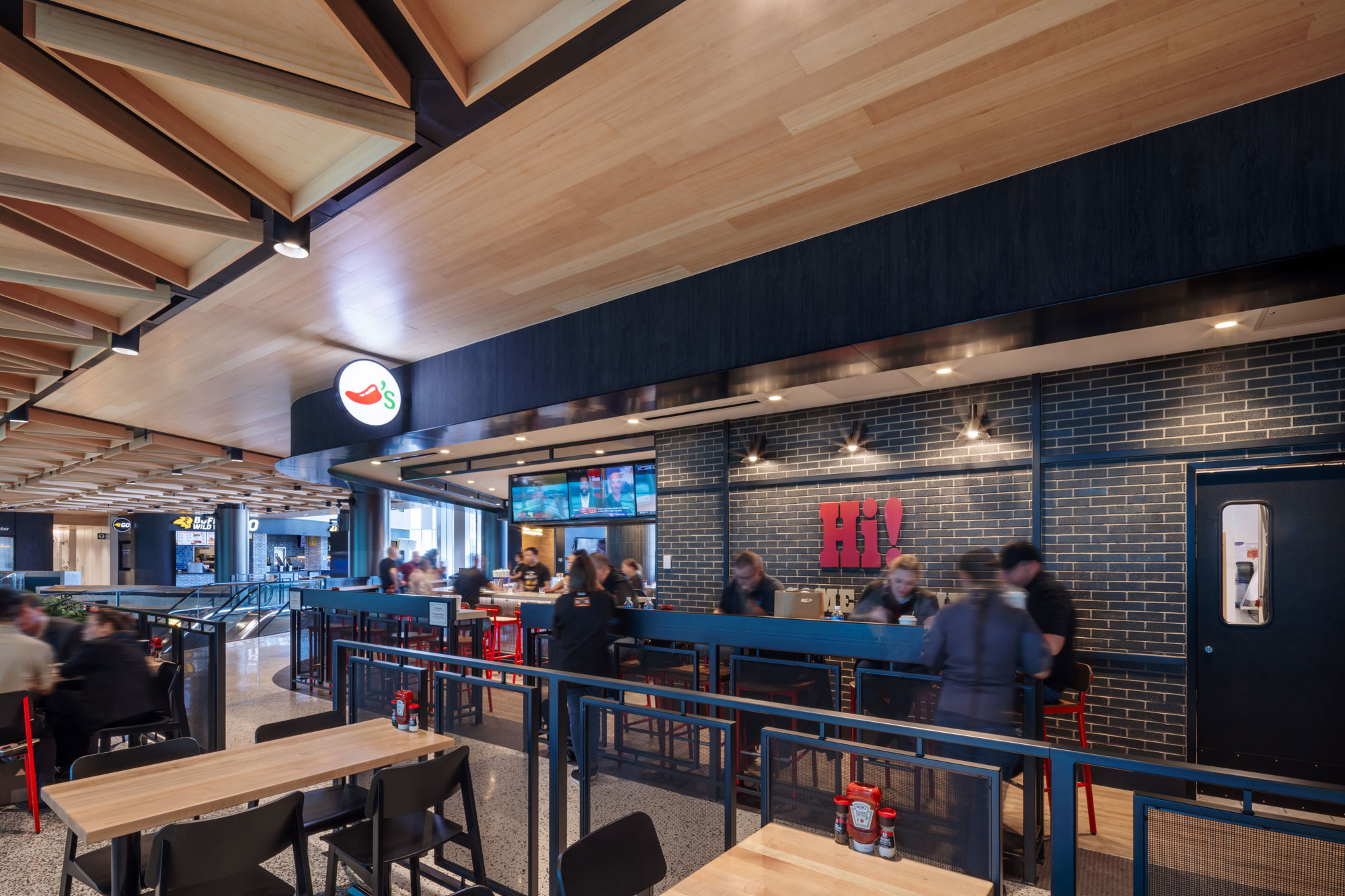 Chili's restaurant with travelers dining